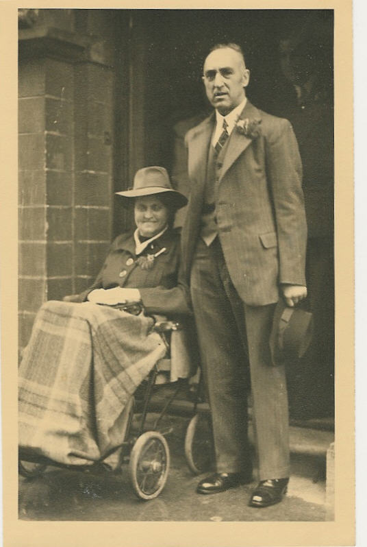 Klik voor foto in apart venster arie_van_den_broek_1892_en_gerdina_post.jpg
